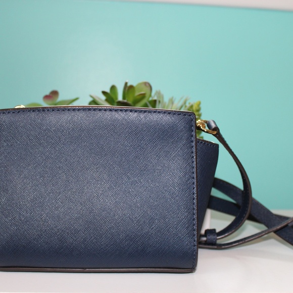 Michael Kors Mini Purse - Picture 6 of 7